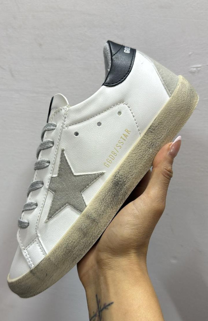 Sneaker clásico 6083