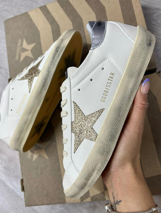 Sneaker clásico 6082