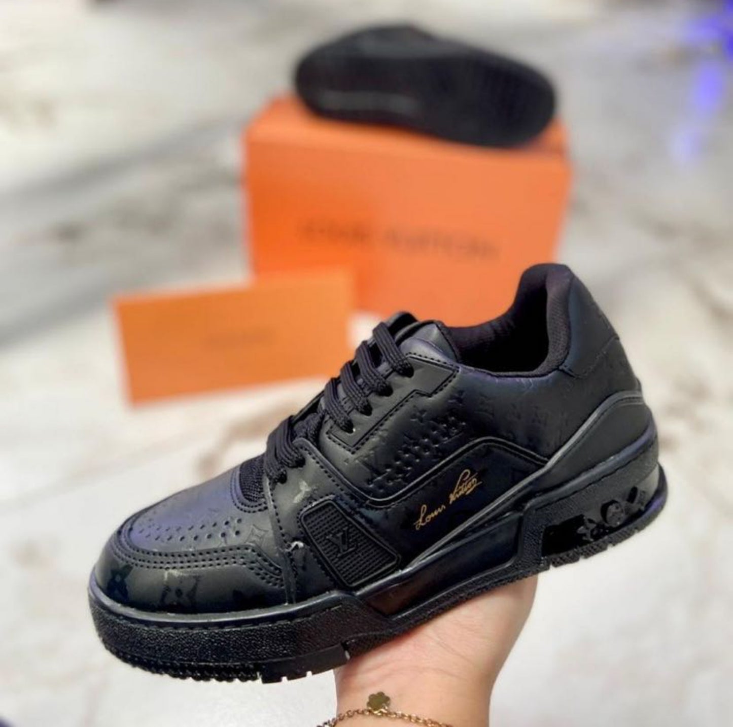 Sneaker Exclusivo B/W 5036