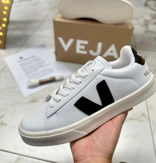 Sneaker clásico Black 6092